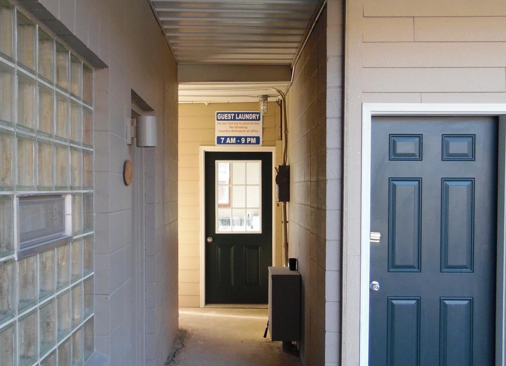 Bear Lodge Motel Sundance Exterior photo